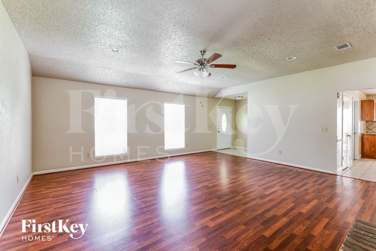 21407 Highland Knolls Dr - Photo 3 of 16