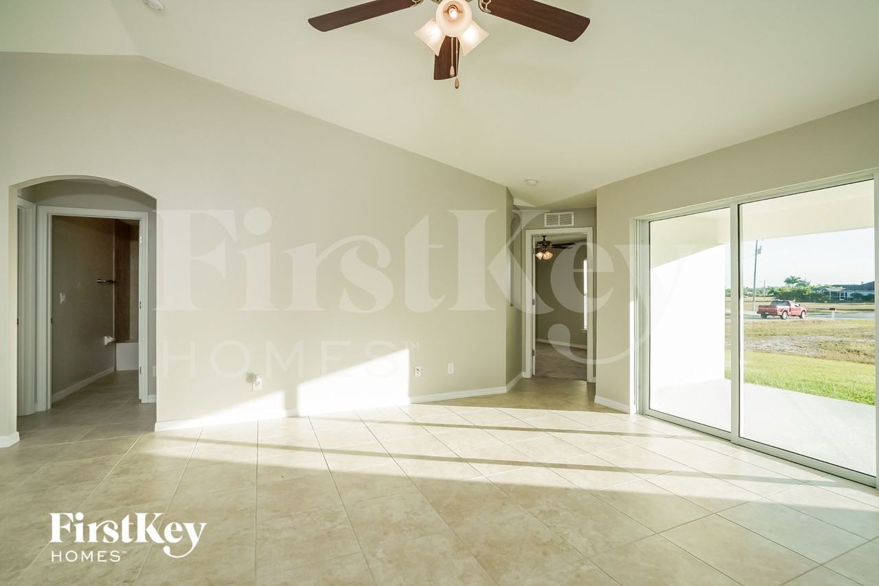 2127 Nw 41st Pl - Photo 3 of 16