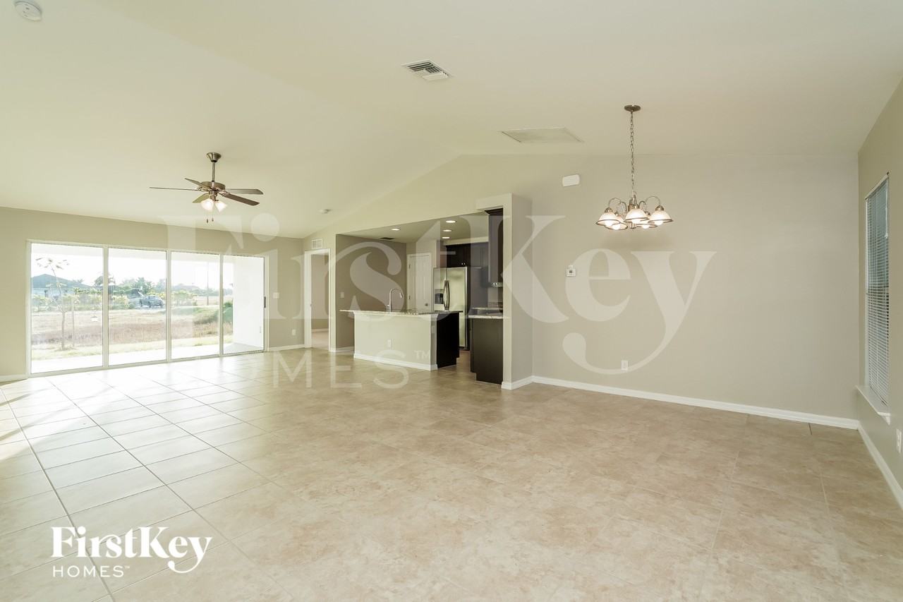 2127 Nw 41st Pl - Photo 4 of 16