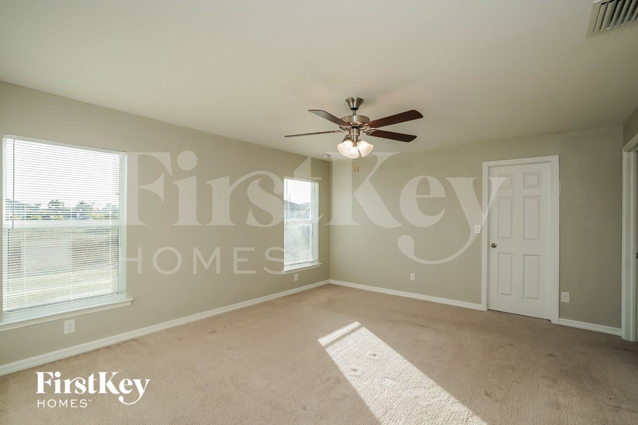 2127 Nw 41st Pl - Photo 7 of 16
