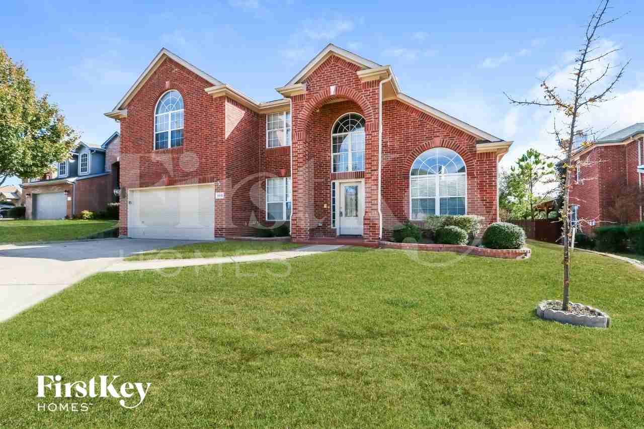1910 Winter Park Dr - Photo 2 of 16