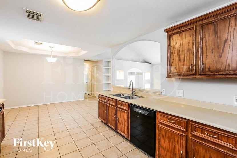 18731 Reynolds Park Dr - Photo 6 of 19
