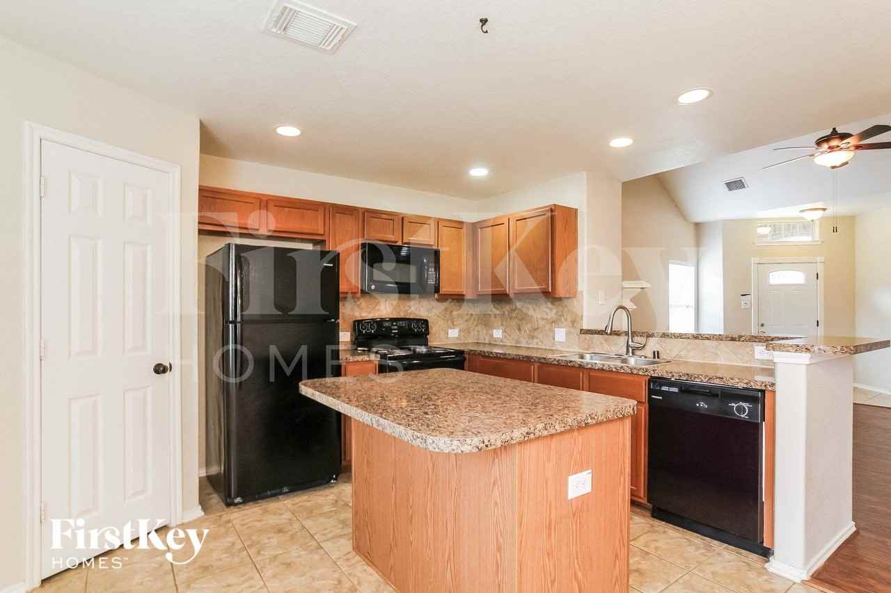 18490 Sunrise Pines Dr - Photo 5 of 15