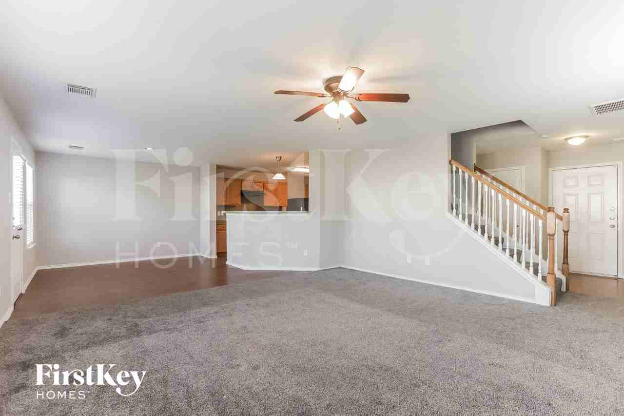 18218 Temple Hill Ln - Photo 3 of 16