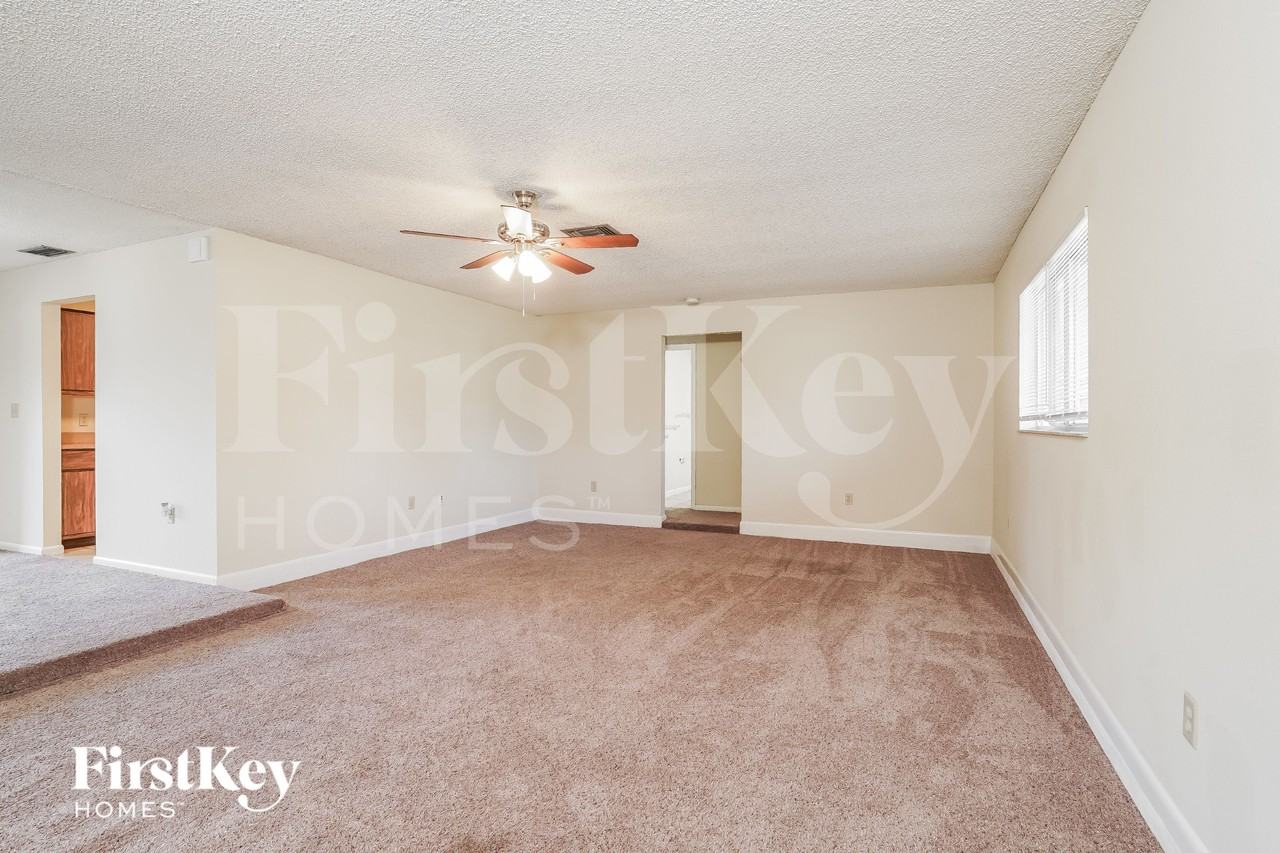 18125 Hilda Dr - Photo 2 of 16