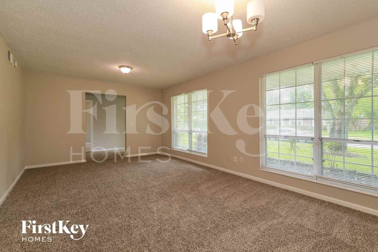 1806 Alder Dr - Photo 4 of 16