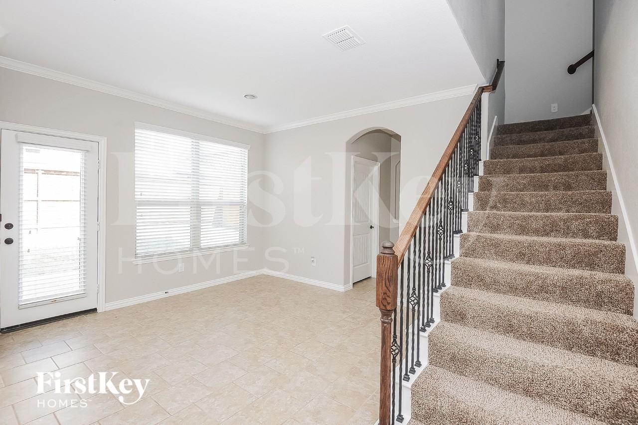 16045 Crosslake Ct - Photo 2 of 16