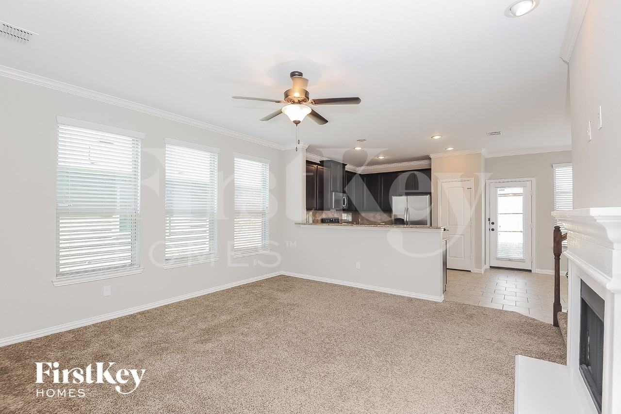 16045 Crosslake Ct - Photo 3 of 16