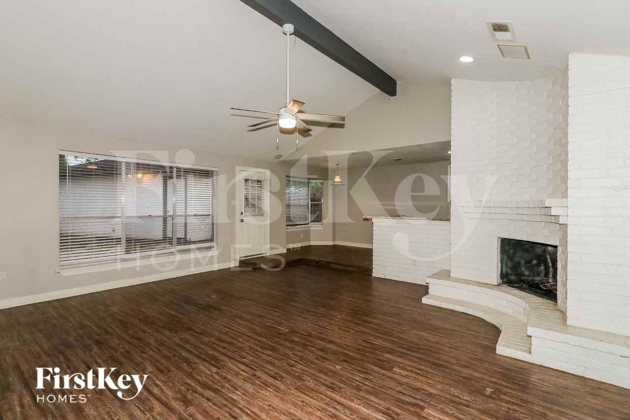 15631 Cascade Point Dr - Photo 2 of 16