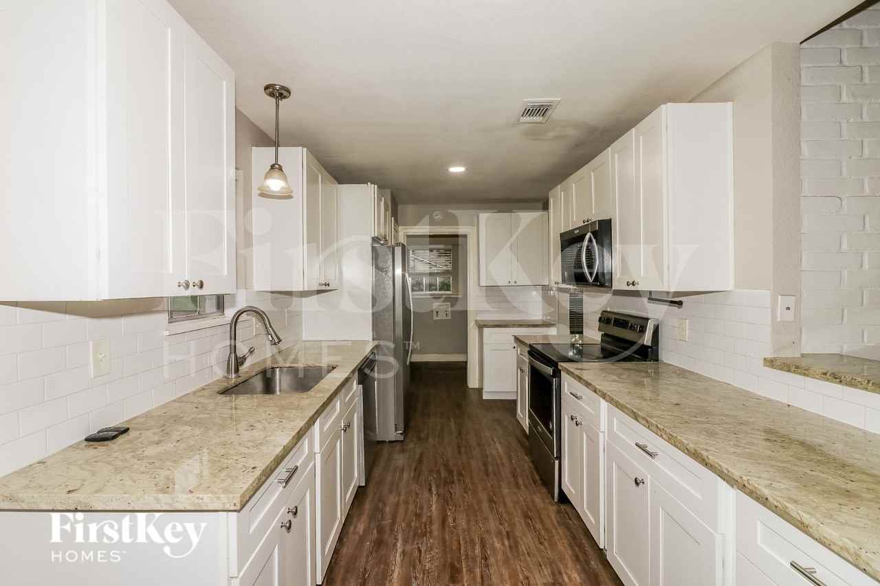 15631 Cascade Point Dr - Photo 5 of 16