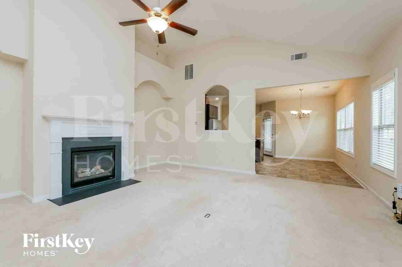 150 Stonebridge Xing - Photo 4 of 15