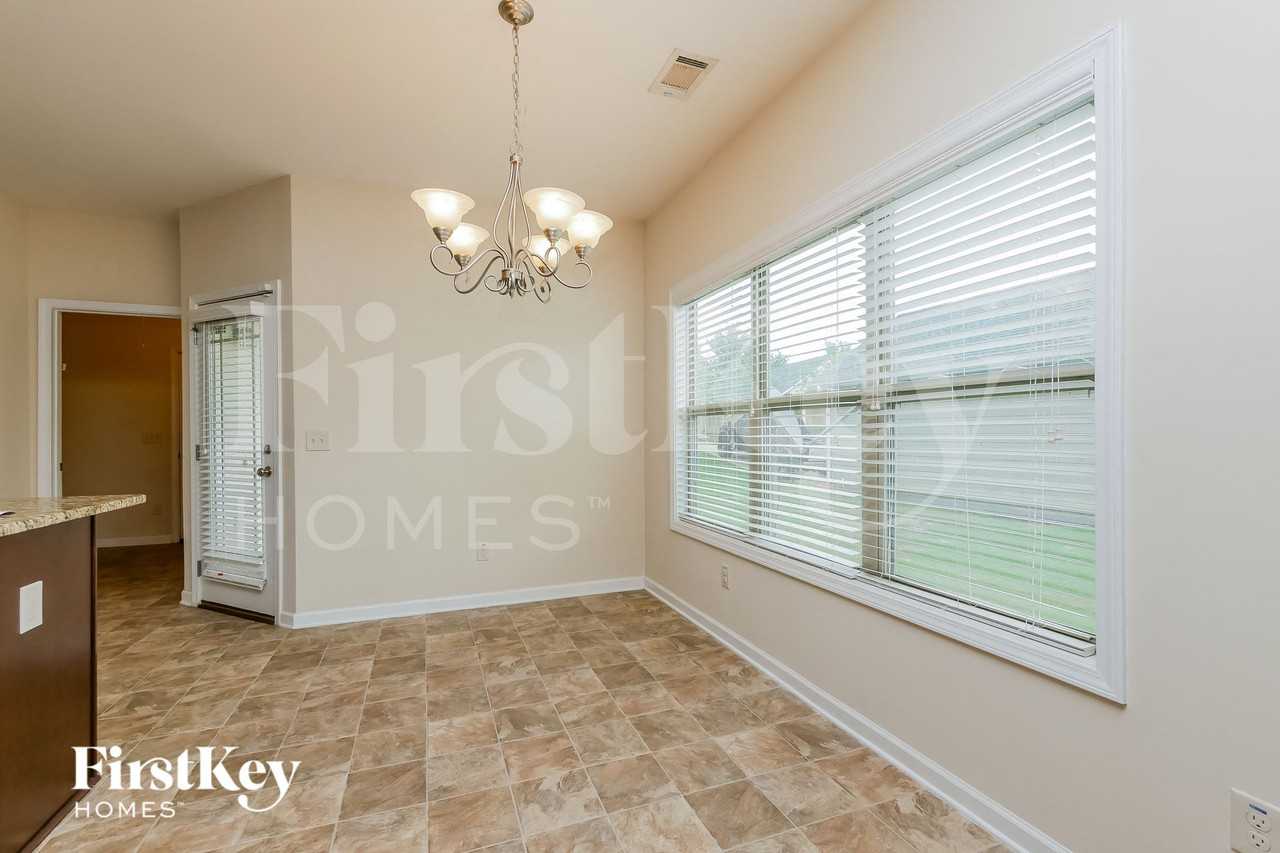 150 Stonebridge Xing - Photo 7 of 15