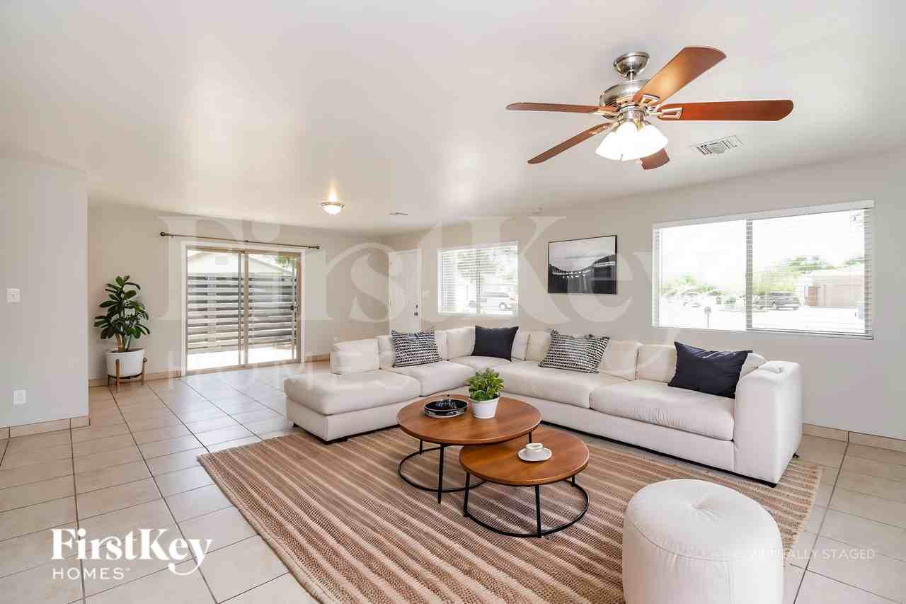 14623 N 32nd Pl - Photo 5 of 19