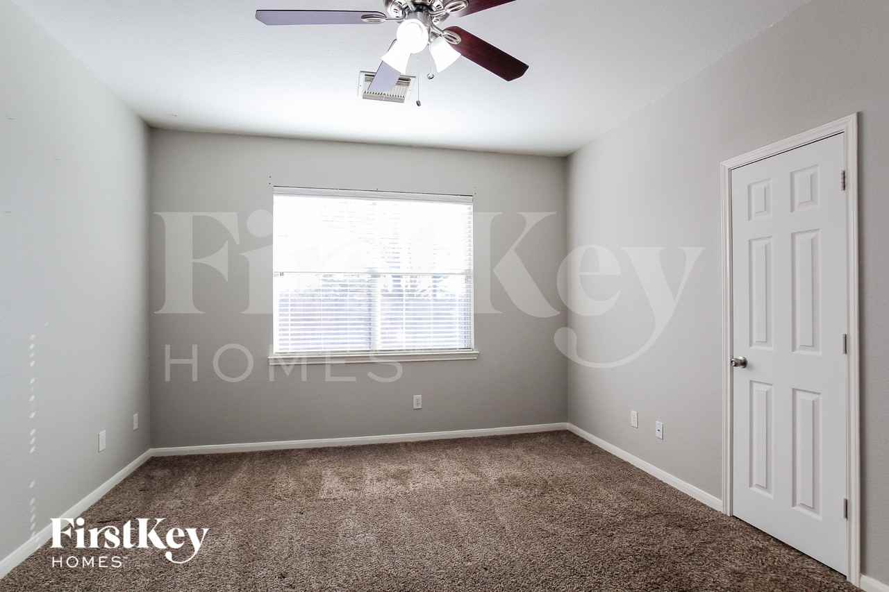12911 Pine Meadows St - Photo 7 of 16