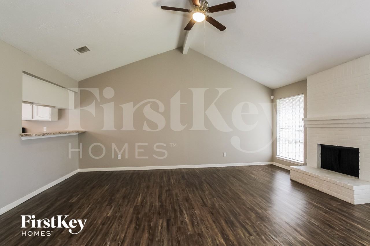 12703 Enchanted Path Dr - Photo 3 of 16