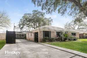 featured image of 12115 Hillcroft Ave