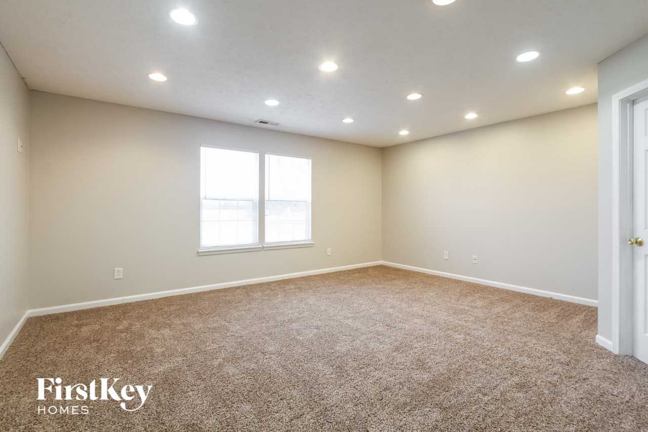 11638 Lone Pine Cir - Photo 7 of 15