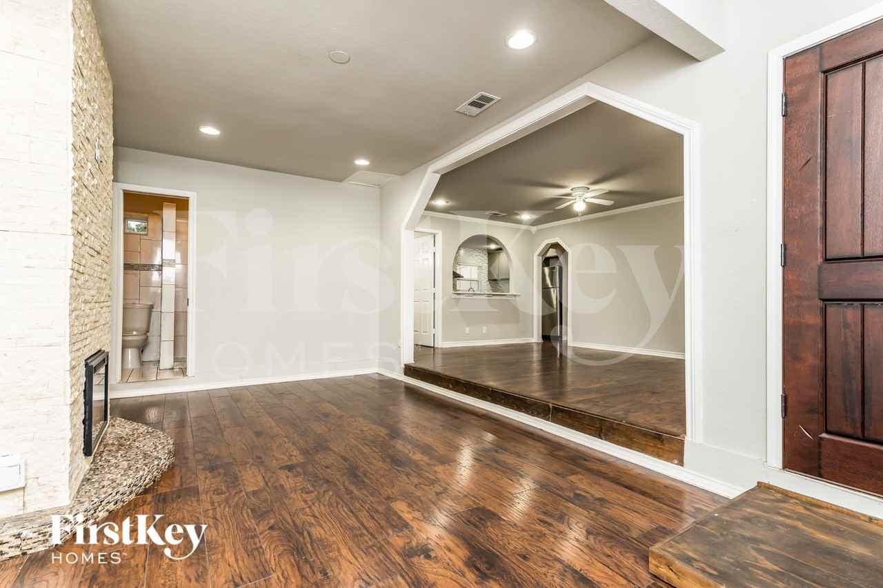 11517 Fernald Ave - Photo 5 of 16