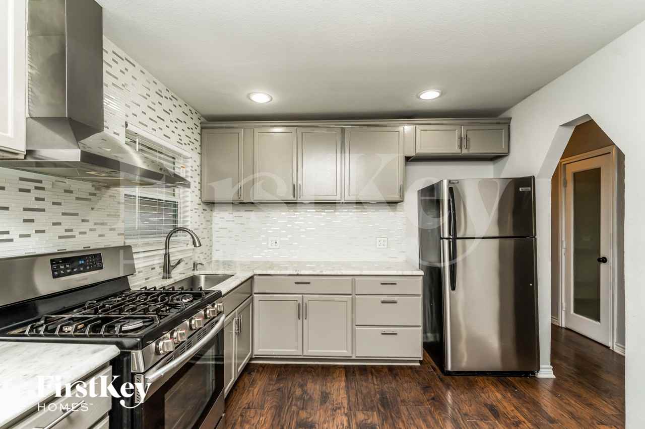 11517 Fernald Ave - Photo 7 of 16