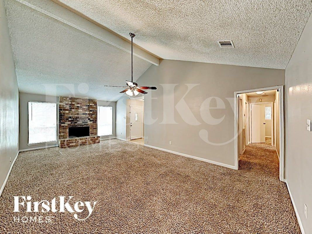 11319 Snow Bay Dr - Photo 2 of 16