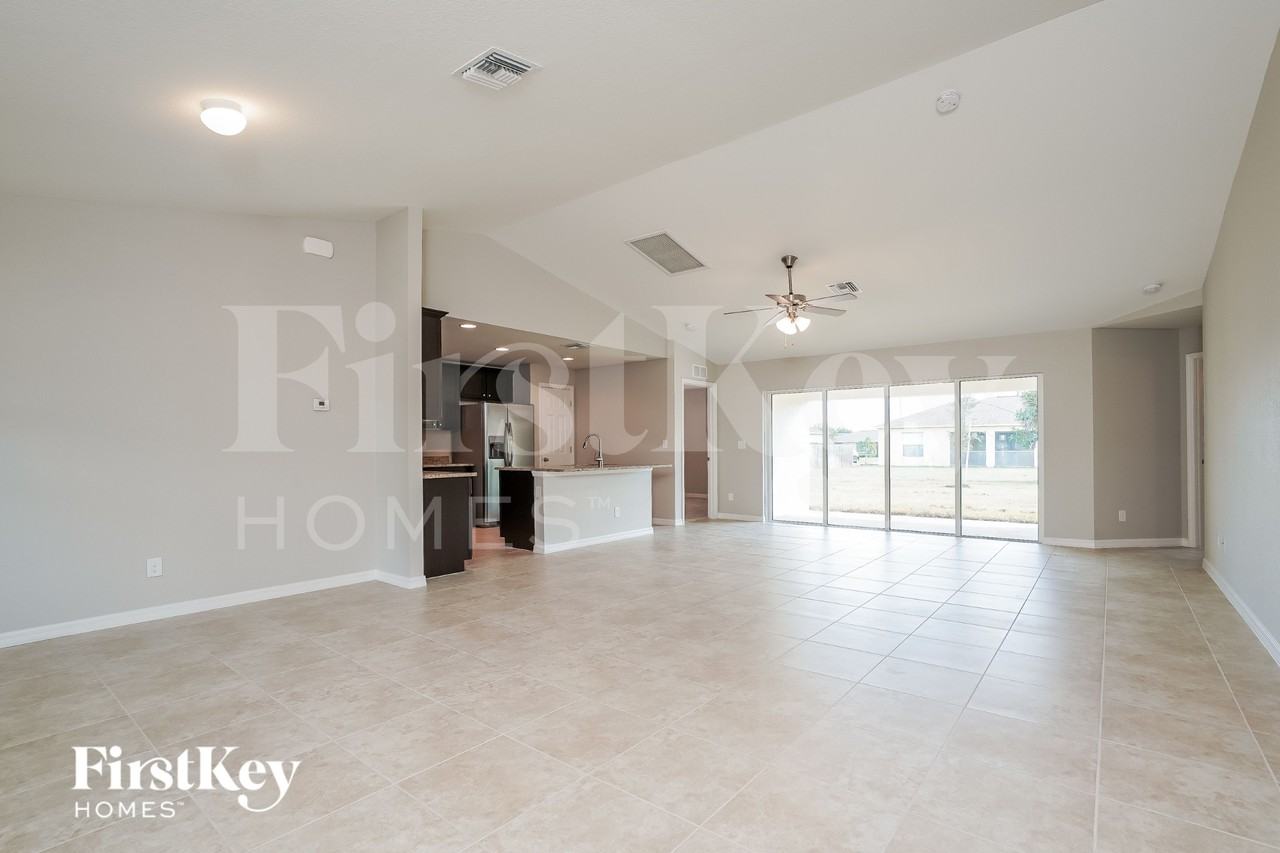 1114 Sw 40th Ter - Photo 2 of 16