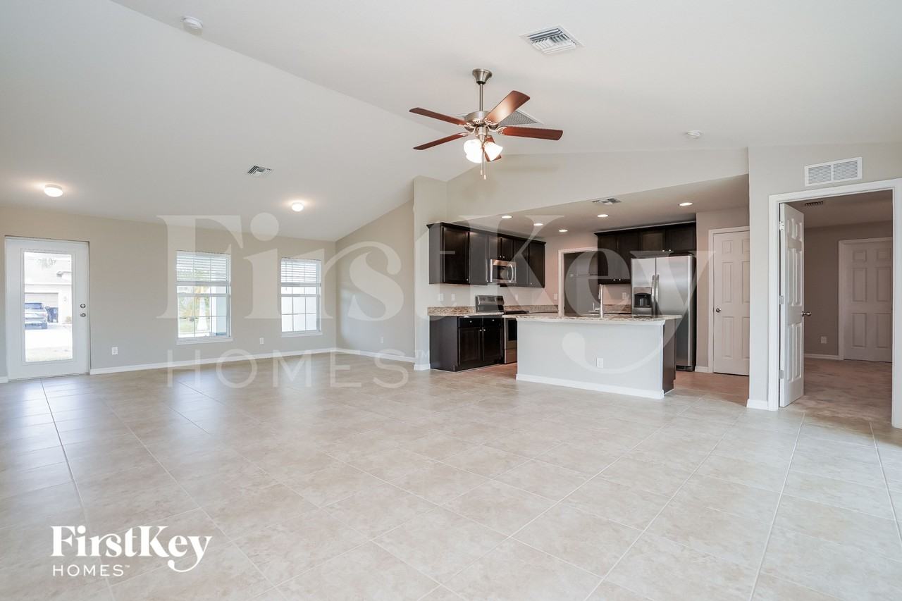 1114 Sw 40th Ter - Photo 3 of 16
