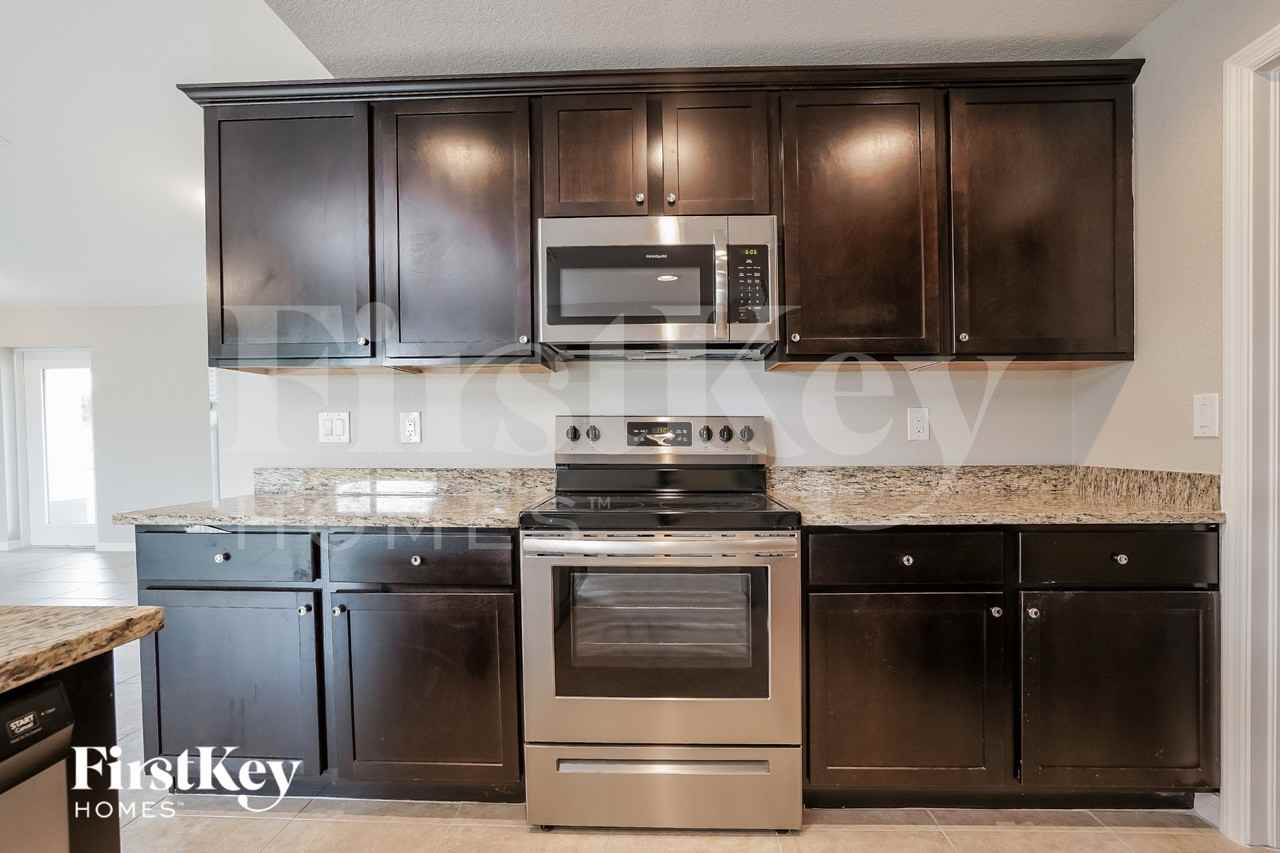 1114 Sw 40th Ter - Photo 7 of 16