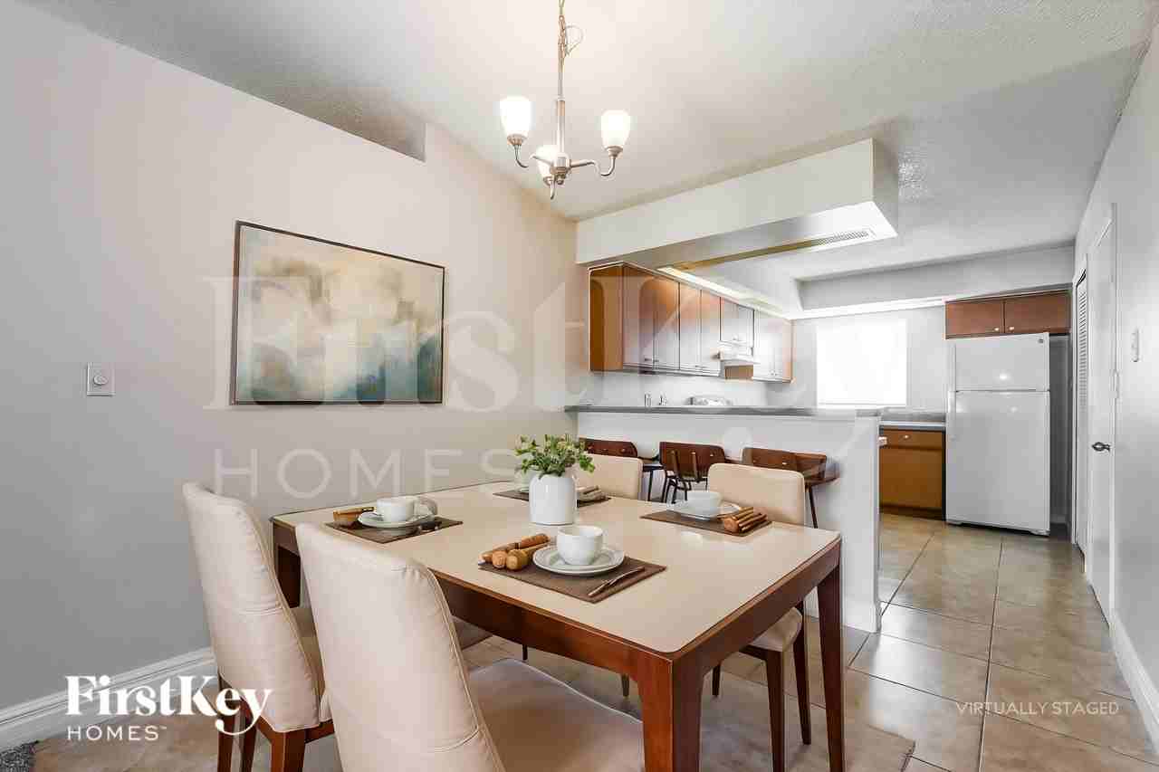1051 Shepherd Ave - Photo 5 of 20