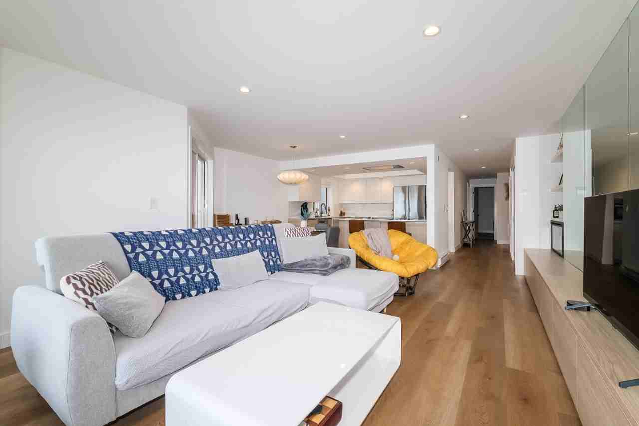 1639 Harbor Ave Sw #301 - Photo 4 of 15