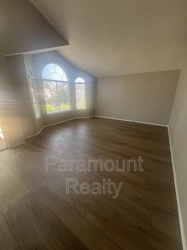 1230 Mohr Cir - Photo 6 of 28