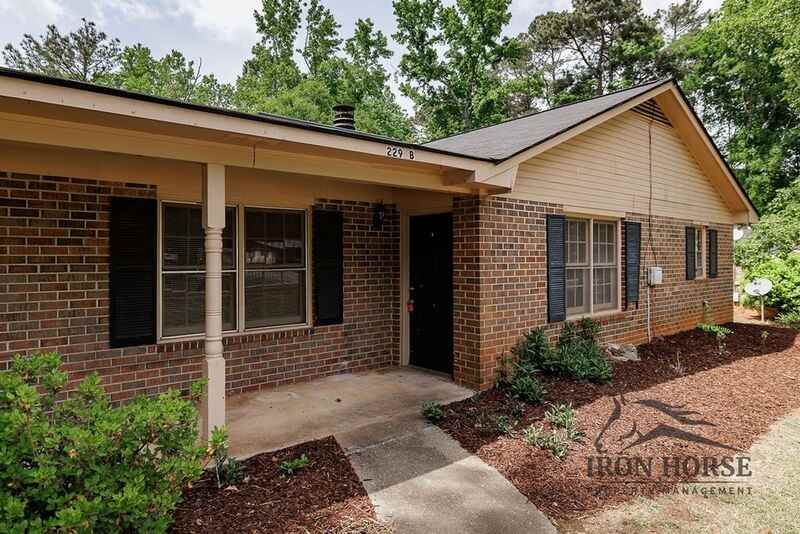229 Ben Burton Cir - Photo 2 of 24