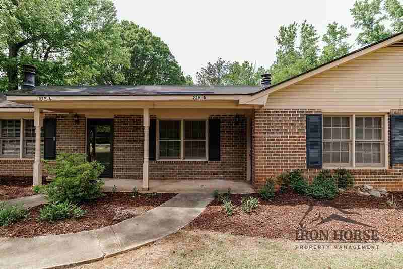 229 Ben Burton Cir - Photo 3 of 24