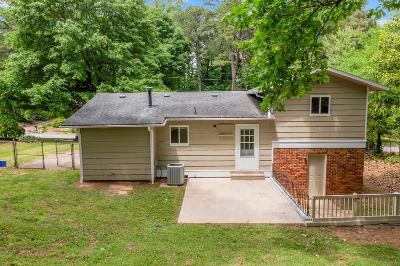 2080 Dundee Dr Se - Photo 4 of 17