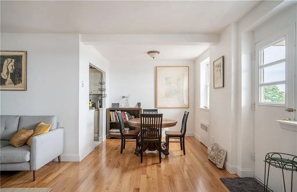 377 N Broadway #606 - Photo 3 of 10