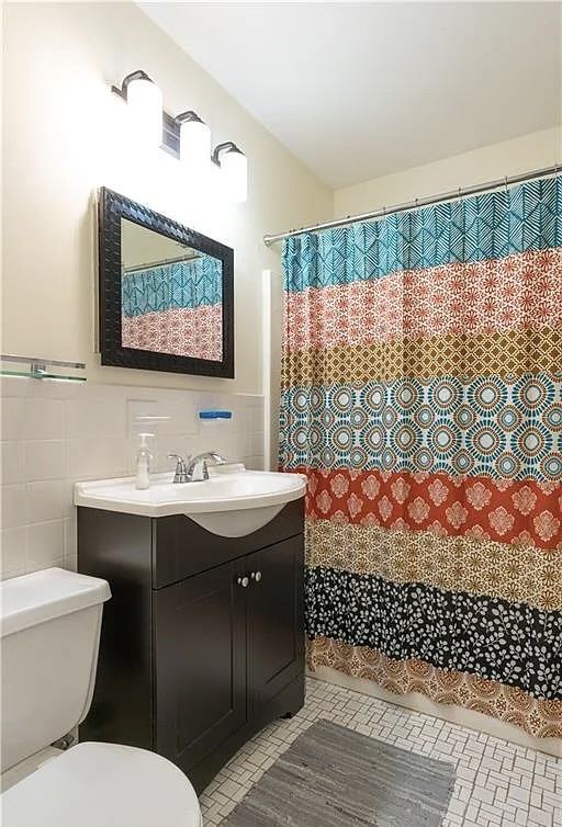 377 N Broadway #606 - Photo 7 of 10