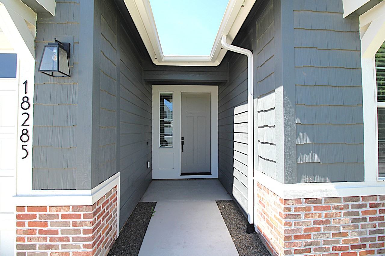 18285 Arch Haven Way - Photo 3 of 27