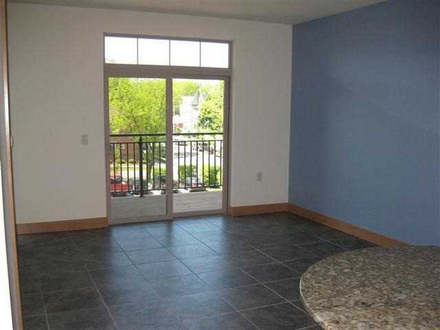 625 E Mifflin St - Photo 4 of 7