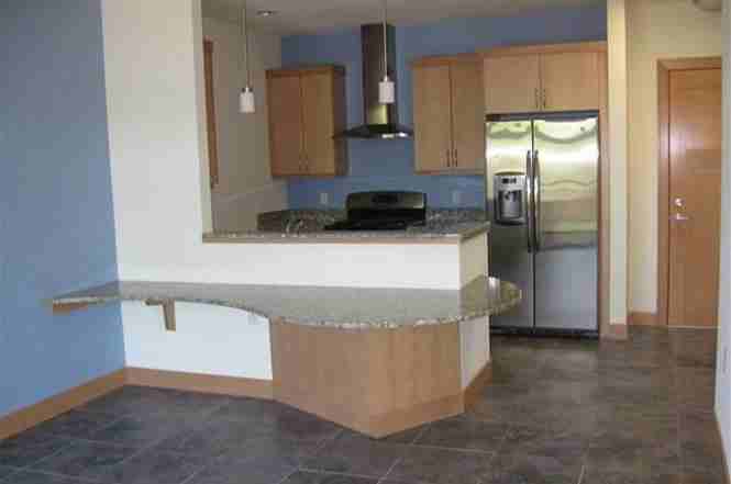 625 E Mifflin St - Photo 6 of 7