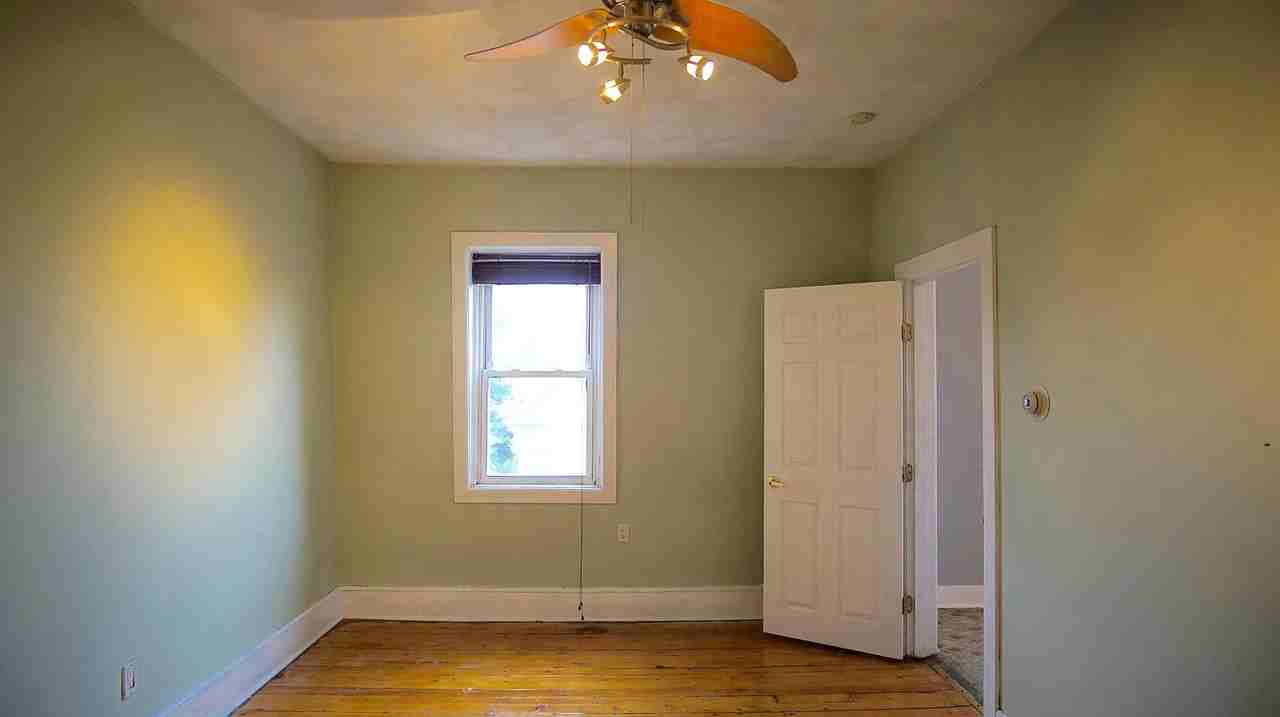 124 Almy St - Photo 3 of 11