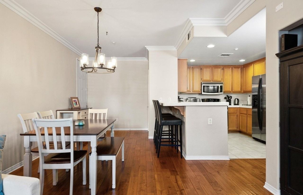 291 Riverdale Ct - Photo 4 of 8