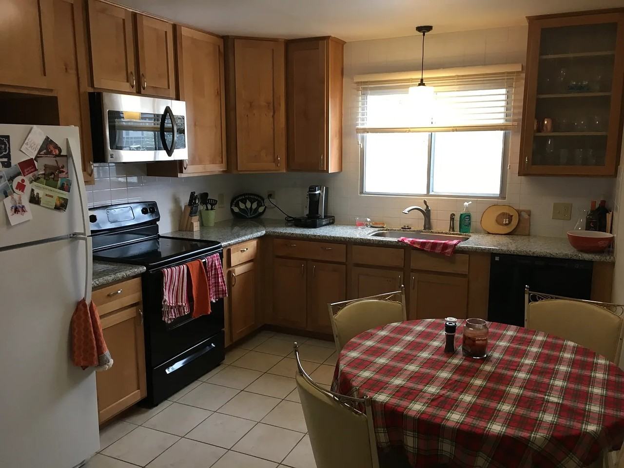 3344 Sandy Way - Photo 5 of 7