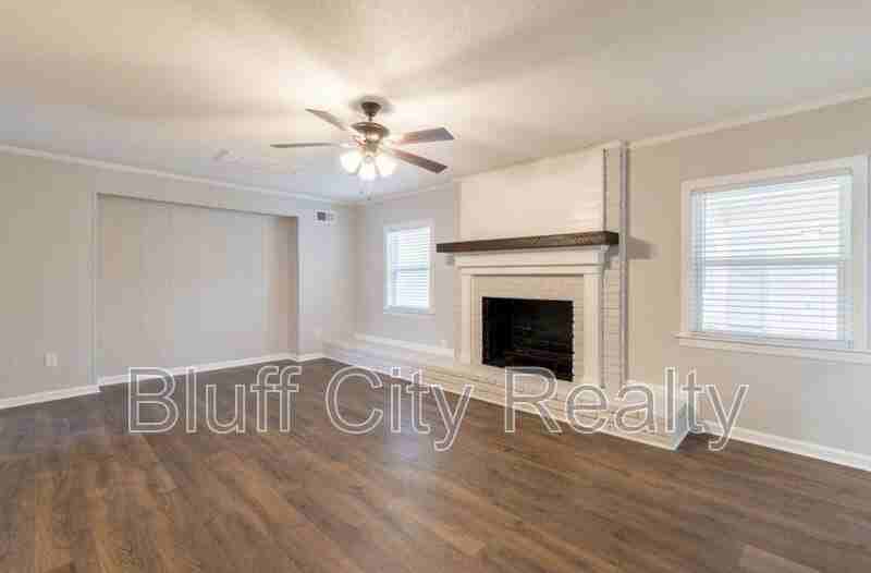 2329 Glencliff St - Photo 7 of 18