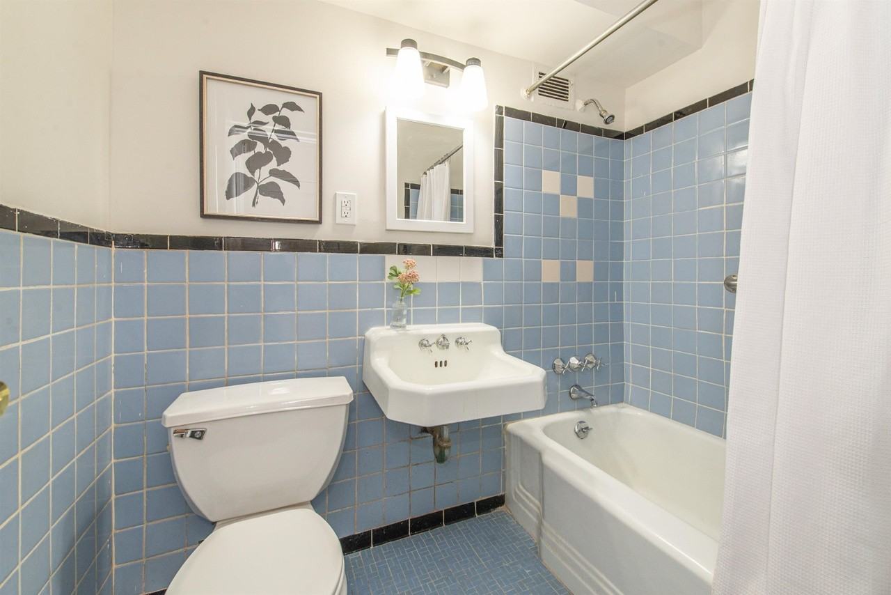 8 60th St - Photo 4 of 8
