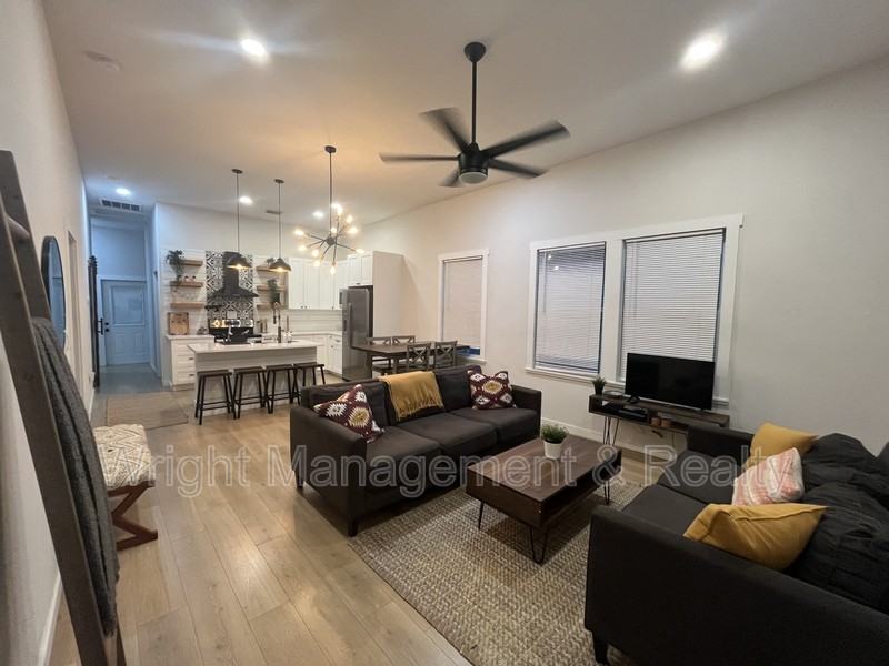 1807 E 20th Ave - Photo 3 of 17