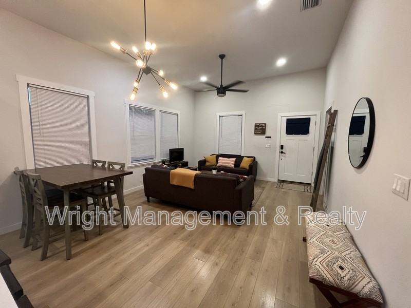 1807 E 20th Ave - Photo 4 of 17