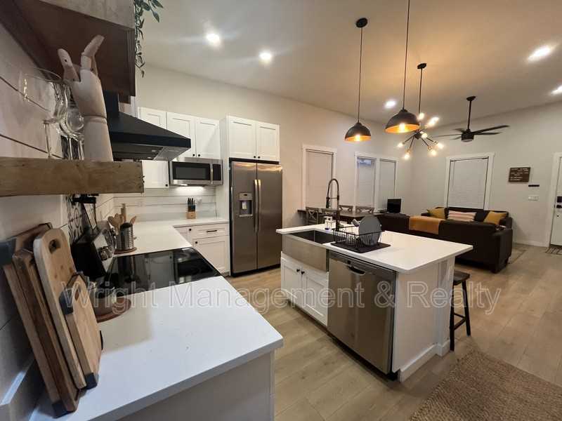 1807 E 20th Ave - Photo 6 of 17