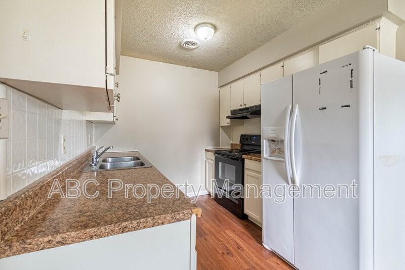 2217 W Alpine Cir - Photo 2 of 20