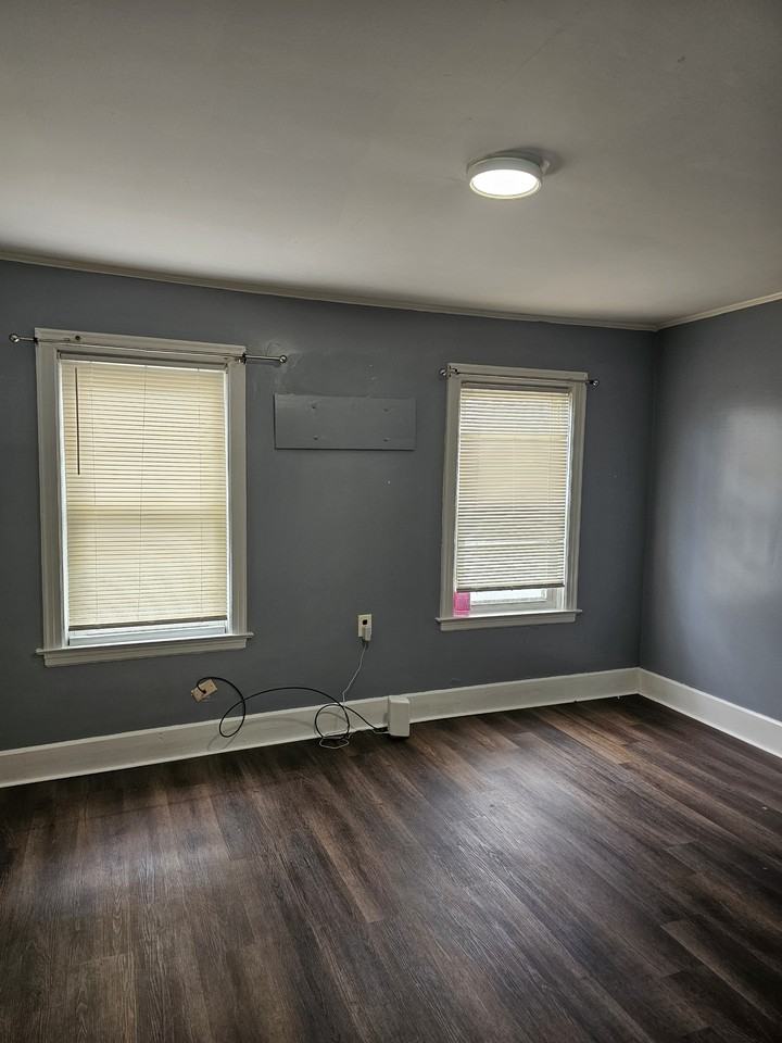 209 Brightman St #1E - Photo 2 of 15