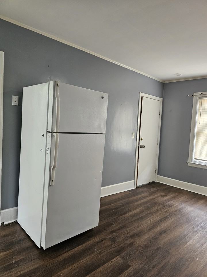 209 Brightman St #1E - Photo 3 of 15