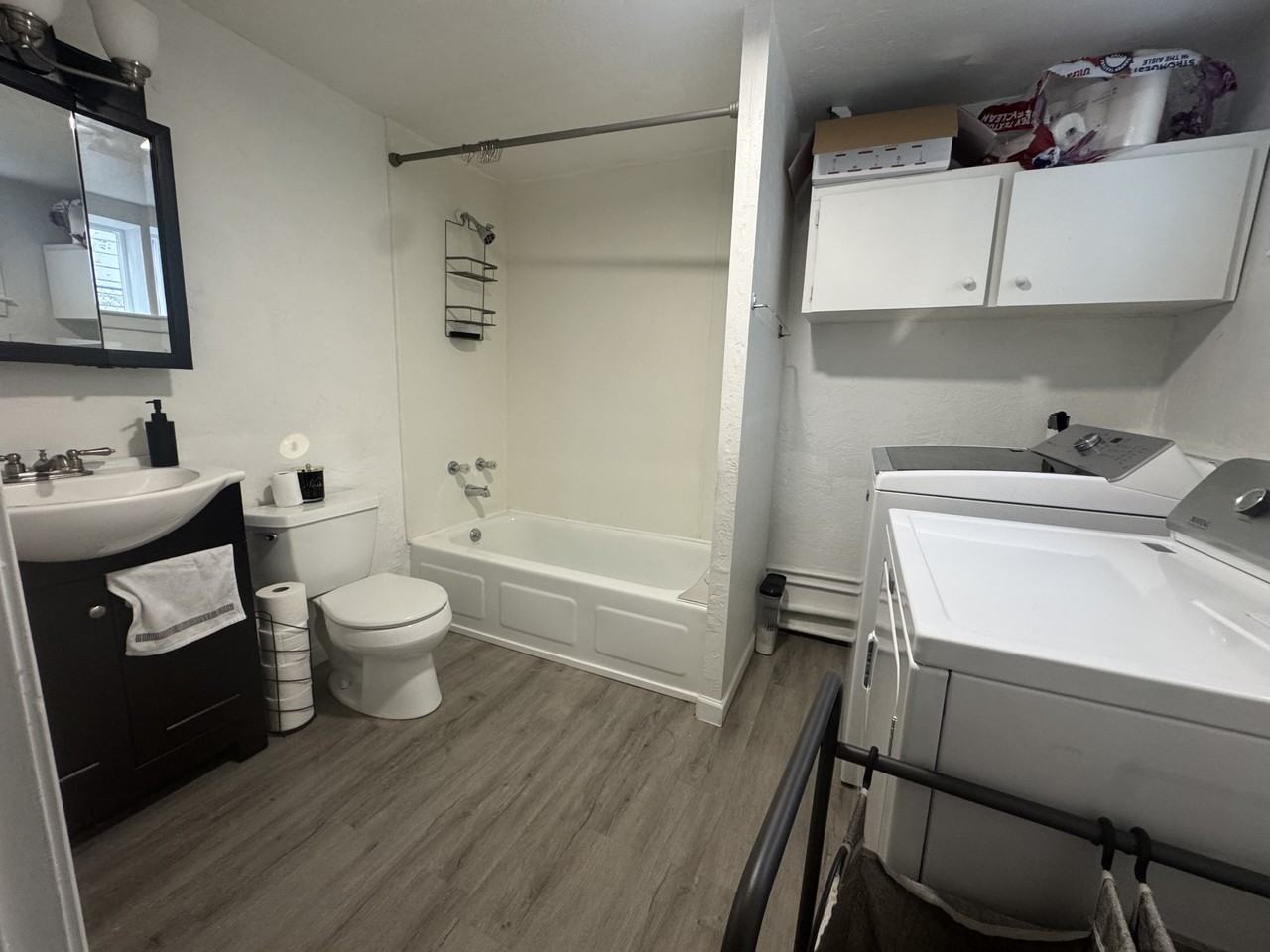 617 N Park St #B - Photo 2 of 7